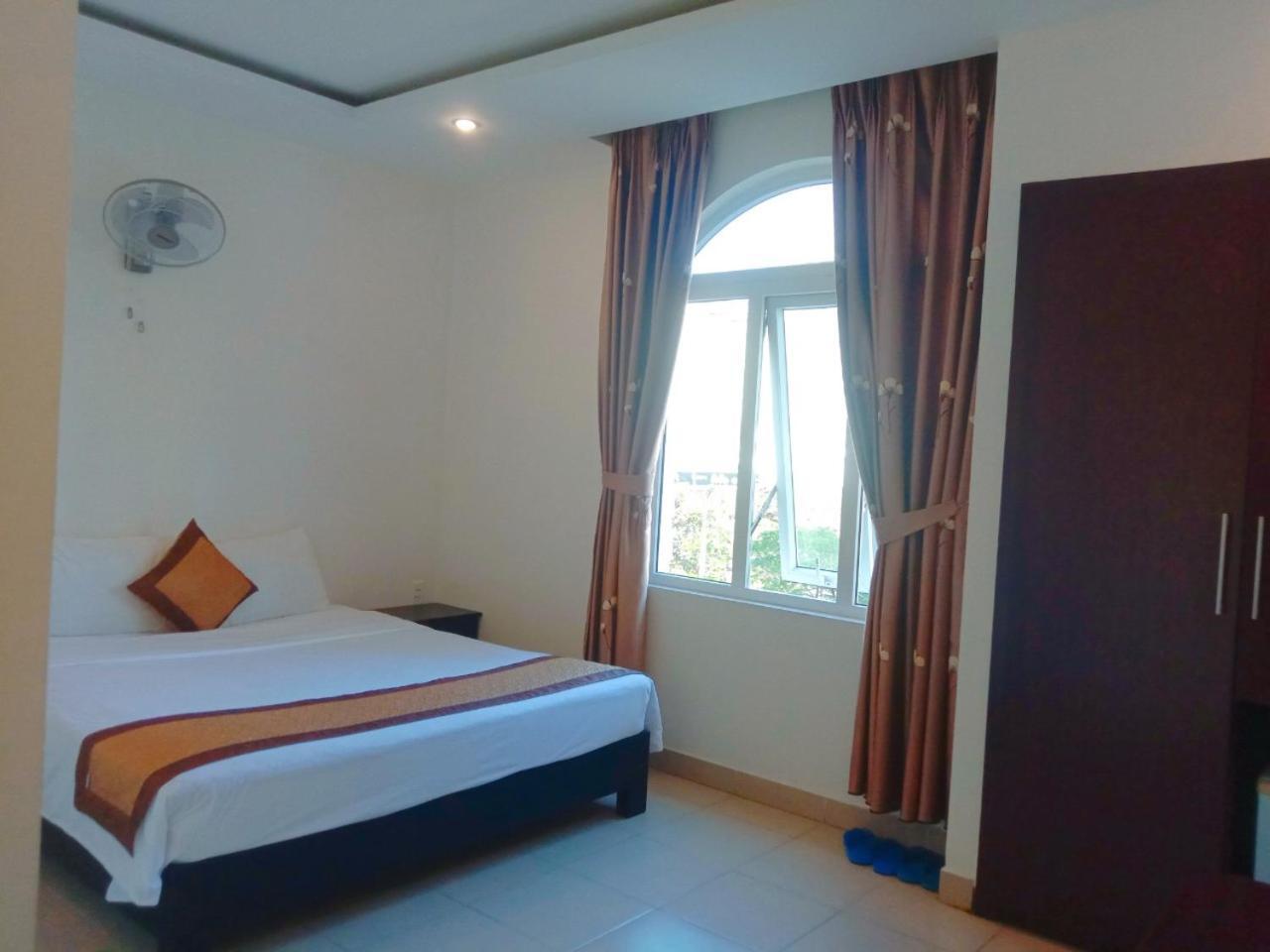 Hotel Huong Tra *