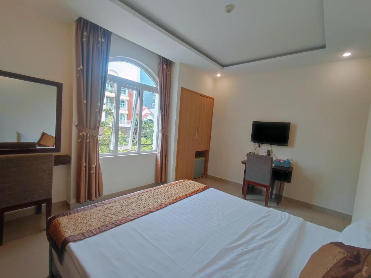 Huong Tra Hotel