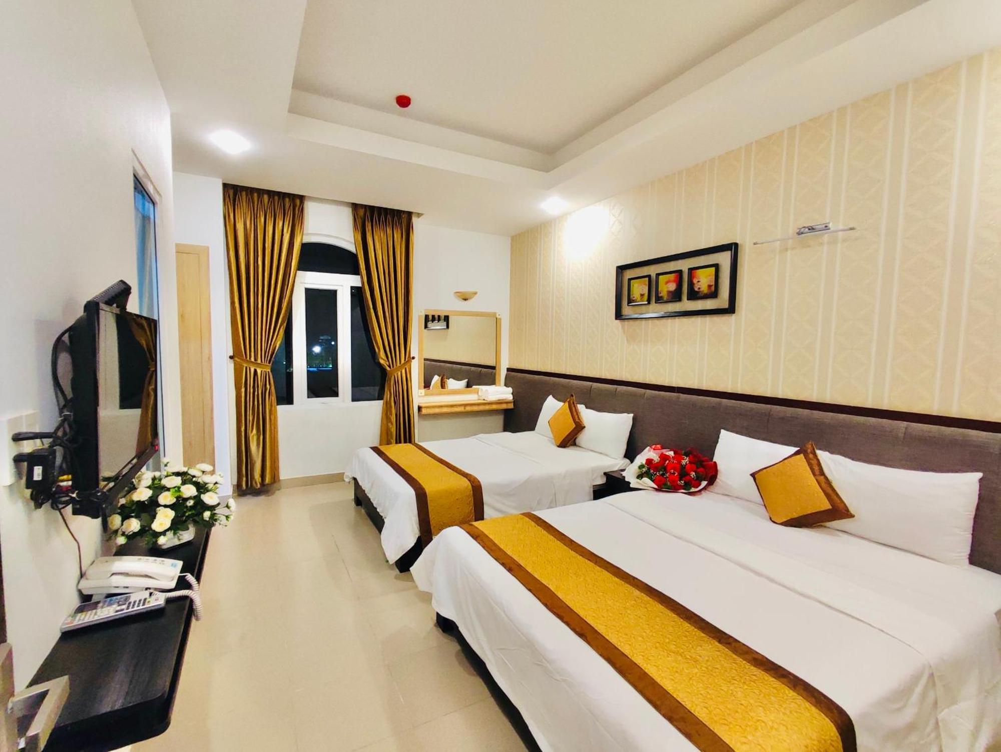 Huong Tra Hotel *